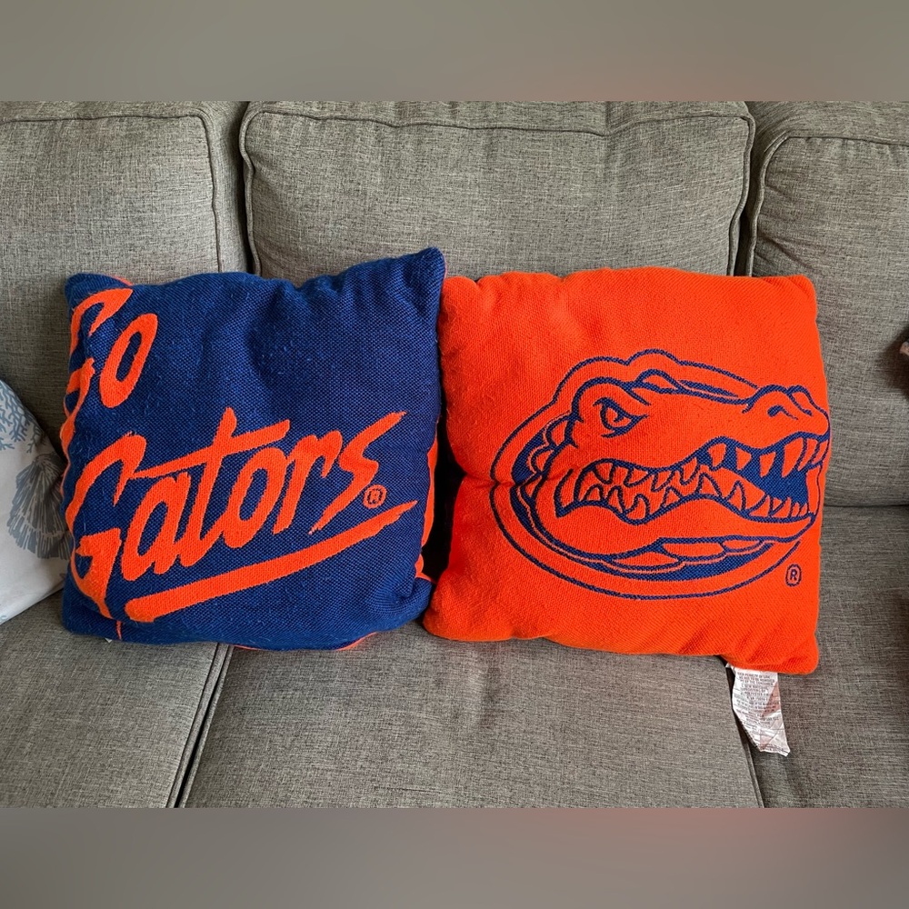 Northwest Co Pair of Florida Gators 20”x 20”Orange blue throw pillows Reversible